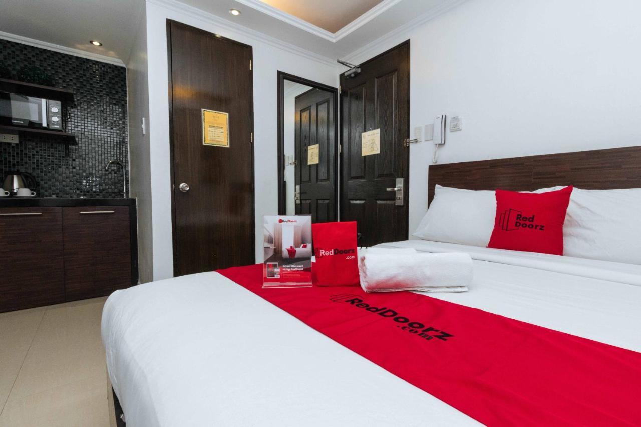 Reddoorz Plus @ Poblacion Makati Makati City Екстер'єр фото