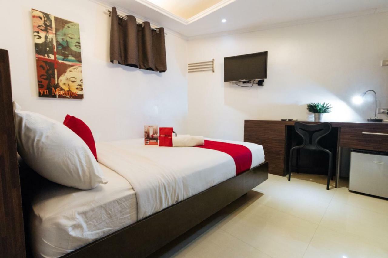Reddoorz Plus @ Poblacion Makati Makati City Екстер'єр фото
