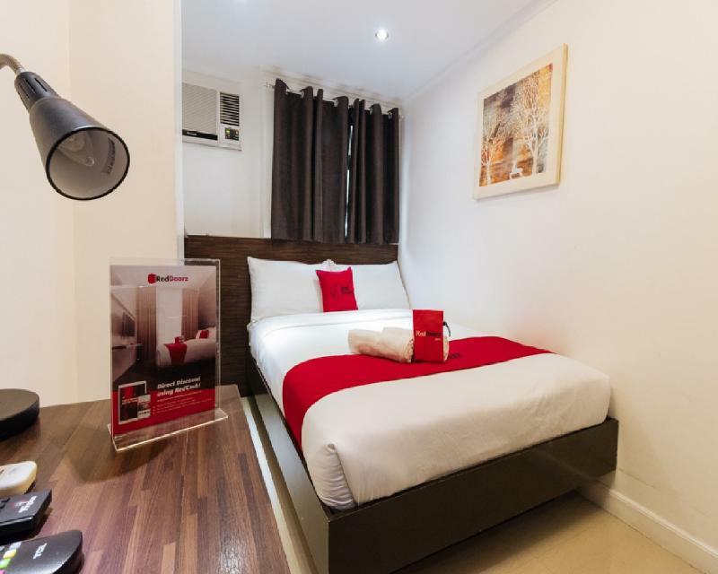 Reddoorz Plus @ Poblacion Makati Makati City Екстер'єр фото